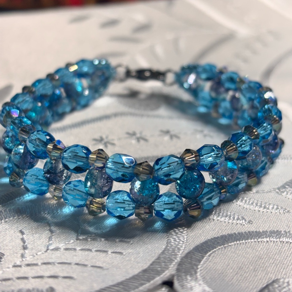 Blue Crystal Beaded Bracelet 8 inches